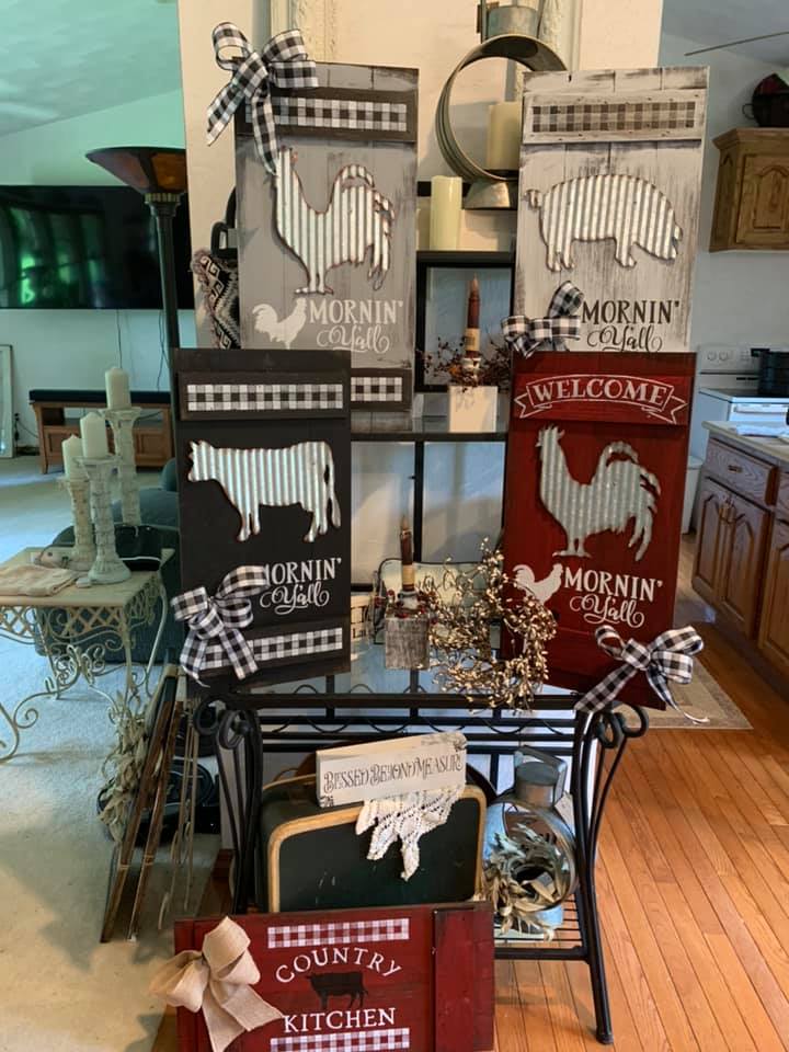 the barn yard signs (pigs, chickens, roosters and cows